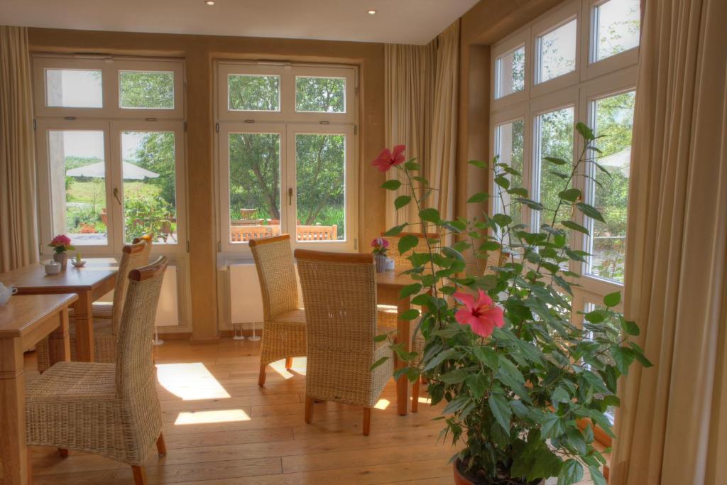 Hotel Gutshaus Parin - Bio- Und Gesundheitshotel Moor-Rolofshagen Kültér fotó